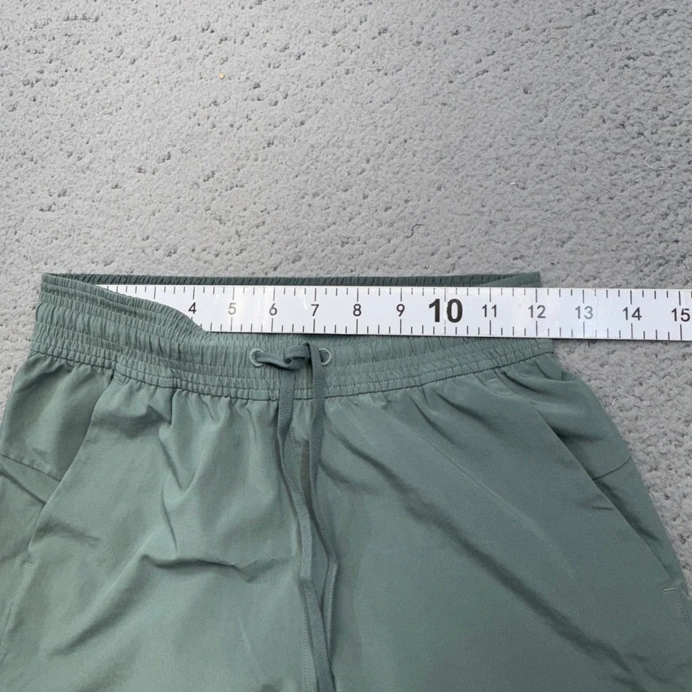 Lululemon Spring Break Away Cuffed All Day Shorts‎ Womens 2 Green W7AM5S